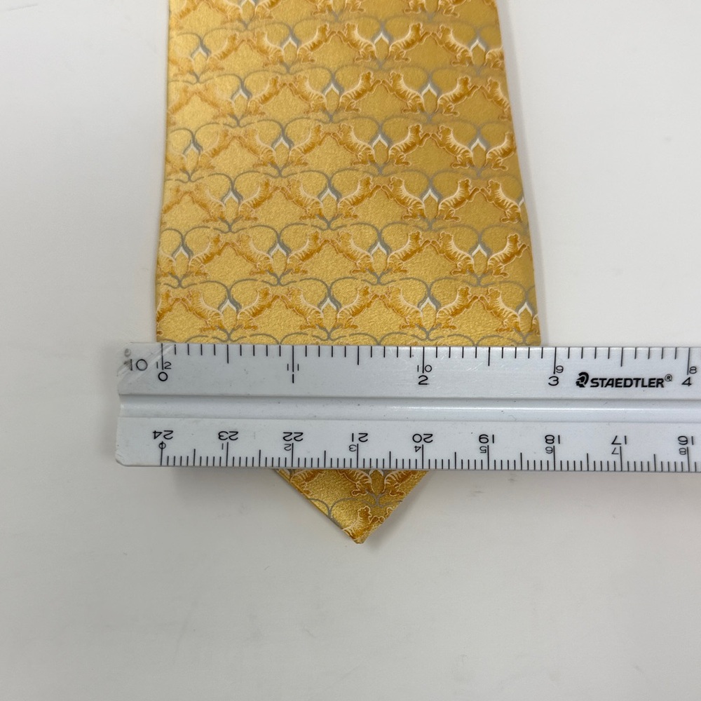 Valentino Yellow Fighting Tigers Men's Tie 100% Silk Made in Italy - Picture 4 of 5